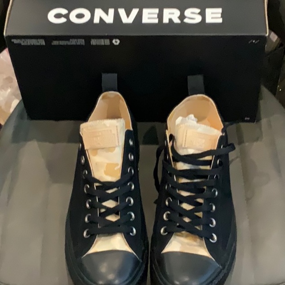 NWT NEW IN BOX CONVERSE CAMO DETAIL ASSORTED SIZE - Picture 3 of 8
